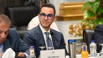 وزير الاستثمار يزور شركة أدوية تونسية  ويؤكد علي أهمية التعاون الدوائي مع مصر