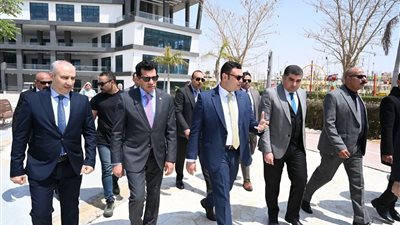 وزيرا الإسكان والشباب يتفقد 