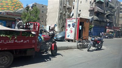 تعديات بالشوارع.. إهمال ومخالفات بالجملة ومحافظ بورسعيد يهدد شركة النظافة |صور