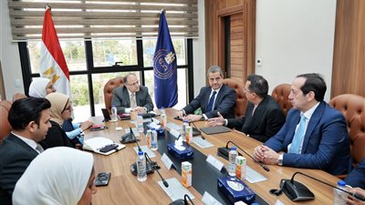 رئيس هيئة الدواء يبحث مع ممثلي شركة أبوت العالمية ملف توطين المستحضر