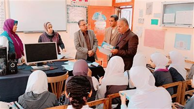 جولة ميدانية لمتابعة انضباط العملية التعليمية بمدارس غرب وشرق الفيوم |صور