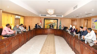 محافظ الفيوم يجري مسحا ميدانيا لبحيرة قارون قبل إنزال الزريعة القادمة