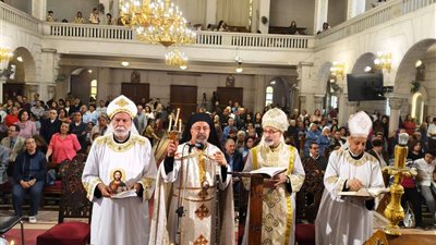 بطريرك الأقباط الكاثوليك يترأس صلوات خميس العهد بالفجالة