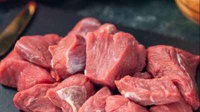 هل يجوز أكل الناذر من نذره.. ومتى يحق له إطعام أقاربه؟ 