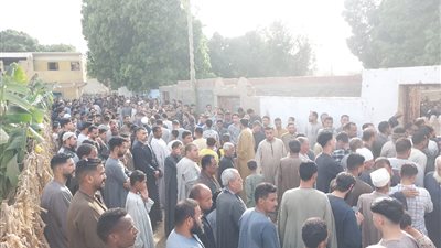 الآلاف يشيعون جنازة سعد محمد لاعب نادي الزمالك في مسقط رأسه بسوهاج 