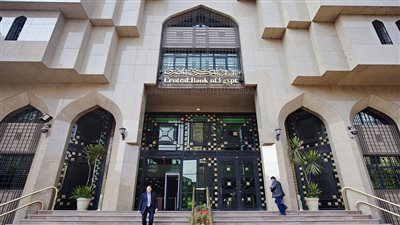 قرار «المركزي» بخفض أسعار الفائدة.. «فرج عبدالله» يكشف الأسباب والدلالات