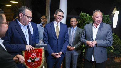 بعثة الأهلي تلبي دعوة السفارة المصرية في جنوب أفريقيا قبل مباراة صن داونز