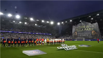 «النشيد الخاطئ» يسبب ارتباكًا فى مباراة «فيلا وسان جرمان» بدوري أوروبا