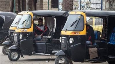 كيف يهدد «التوك توك» خطط التنمية فى مصر؟ .. خبير اقتصادى يجيب  