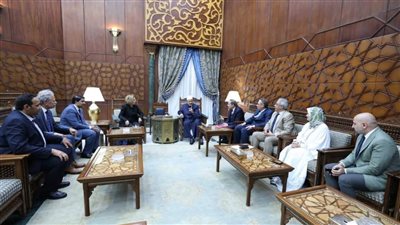 شيخ الأزهر ورئيسة القومي لحقوق الإنسان يبحثان تعزيز التعاون