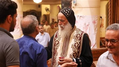 الانبا بيمن يترأس القداس الإلهي وسط حضور شعبي لأبناء الإيبارشية