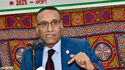 علاء جانب يشارك في دورة تدريبية للطلاب الوافدين بالإسكندرية