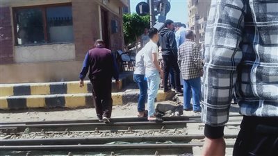 حولها لأشلاء.. وفاة سيدة مجهولة الهوية أسفل عجلات القطار بالمنوفية