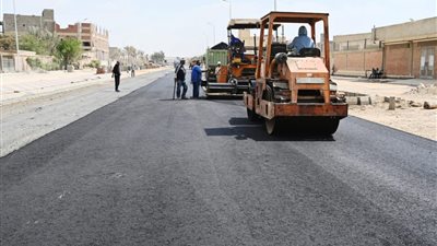 تطوير الطرق ورفع الكفاءة بالمناطق الصناعية بعدة مدن.. تفاصيل 