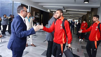 تحرك لاعبي الأهلي إلى ملعب مباراة صن داونز بلقاء نصف نهائي دوري أبطال إفريقيا 