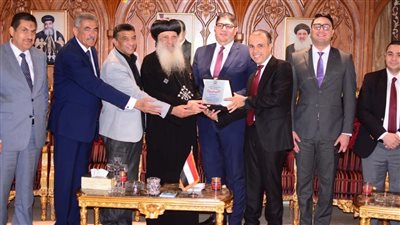 وفد من «الجبهة الوطنية» يزور الأنبا بولا للتهنئة بعيد القيامة