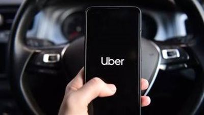 « أوبر» ترفع أسعار الرحلات 6% بعد زيادة أسعار الوقود في مصر