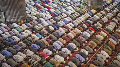 ما الحكم في إقامة صلاة الجماعة في أي مكان خلاف المسجد؟