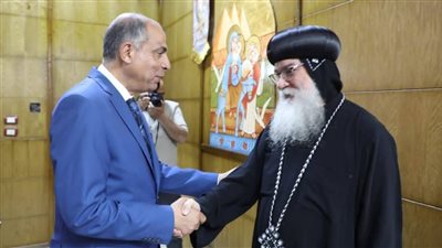 محافظ المنيا يهنئ الأخوة الأقباط بعيد القيامة المجيد 