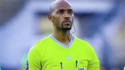 كاف يعلن طاقم حكام مباراة الحسم بين بيراميدز وأورلاندو على الدفاع الجوي