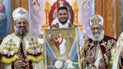 المئات يؤدون قداس عيد القيامة المجيد بكنيسة الأنبا بيشوي ببورسعيد