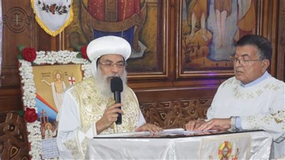 محافظ القليوبية ومدير الأمن يشهدان قُداس عيد القيامة في الكنيسة |صور
