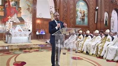 محافظ الفيوم يزور الكنائس لتقديم التهنئة للإخوة الأقباط بعيد القيامة |صور