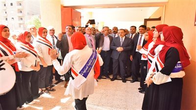 محافظ أسيوط: لا نعترف بتقسيم التعليم إلى عام وفني (فيديو)