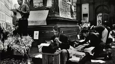 “الجارديان” تبرز كيفية تسلل عملاء المخابرات السوفيتية إلى ربيع براغ 1978