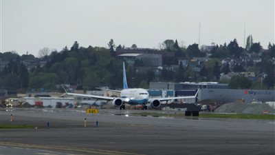 في خضم الحرب التجارية.. هبوط طائرة بوينج 737 ماكس الصينية في أمريكا