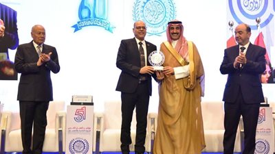 إشادة عربية بقانون العمل ودوره في التشجيع على الاستثمار