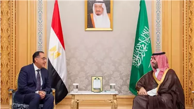 الأمير محمد بن سلمان يعزي الدكتور مصطفى مدبولي في وفاة والده