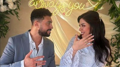 أشهر أغانيه مع شيرين ورامي جمال .. الشاعر عمرو المصري يحتفل بخطوبته |صور