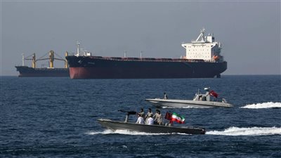 البحرية البريطانية: عبور السفن بمضيق هرمز تقلص بنسبة 90% منذ بدء الحرب