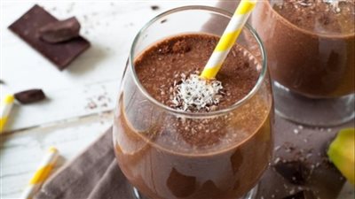     مشروب الشوكولاتة الدايت .. طريقة عمل سموثي صحي في 5 دقائق