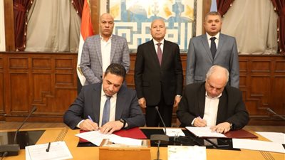 محافظ القاهرة يوقع بروتوكولا مع 