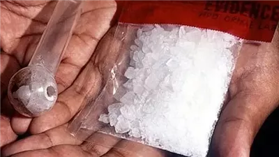 سقوط تاجر الآيس في قبضة مباحث الأزبكية وبحوزته 18 كيس مخدر