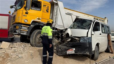إصابة ٧ أشخاص في حادث تصادم ميكروباص مع سيارة نقل بالقطامية