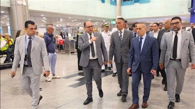 لجنة أمنية عليا تتابع كفاءة التشغيل وتطبيق أعلى معايير السلامة بمطار القاهرة 