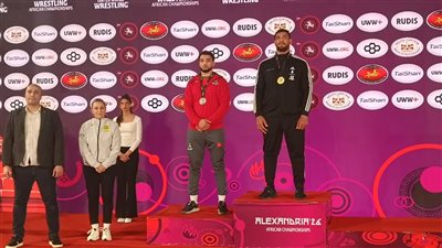 منتخب المصارعة للرجال يحصد 10 ميداليات في البطولة الإفريقية