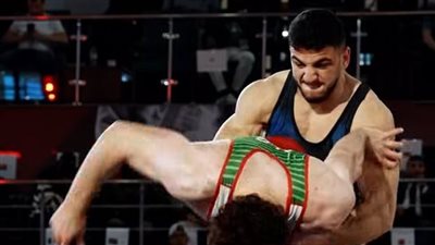 محمد دياب يسقط بطل الجزائر ويخطف ذهبية أفريقيا في المصارعة الرومانية