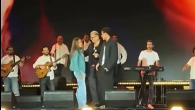 عمرو دياب وابناءه