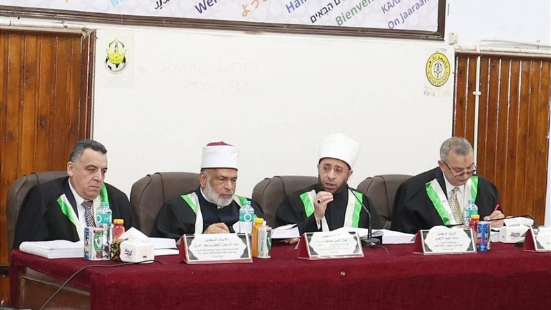 وزير الأوقاف أثناء