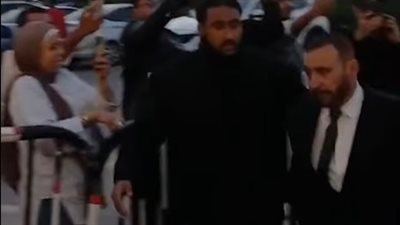 أحمد السقا يقدم واجب عزاء والد حمدي الميرغني |فيديو