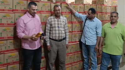 قبل بيعها للمواطنين.. ضبط 690 عبوة سلع غذائية مجهولة المصدر في البحيرة  
