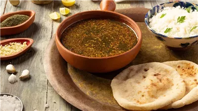 طريقة عمل الملوخية الناشفة.. خطوات سهلة وبسيطة ونصائح صحية