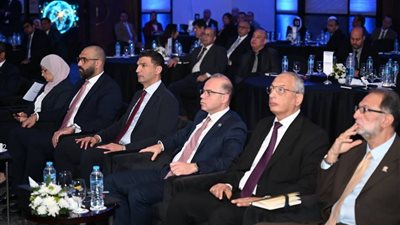 وزير الصناعة يطلق المنصة الإلكترونية لميكنة 