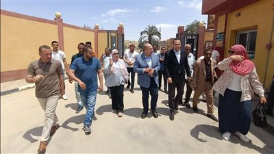 نائب محافظ الجيزة يتابع تقنين أراضي الدولة ويستمع لمطالب المواطنين بأطفيح