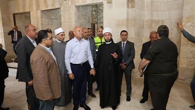 وزير الأوقاف ومحافظ القاهرة يتابعان أعمال الترميم لعددٍ من المساجد بوسط القاهر