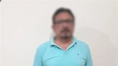 القبض على مدير مدرسة بالجيزة لقيامه بتصرف غير لائق مع إحدى الطالبات 